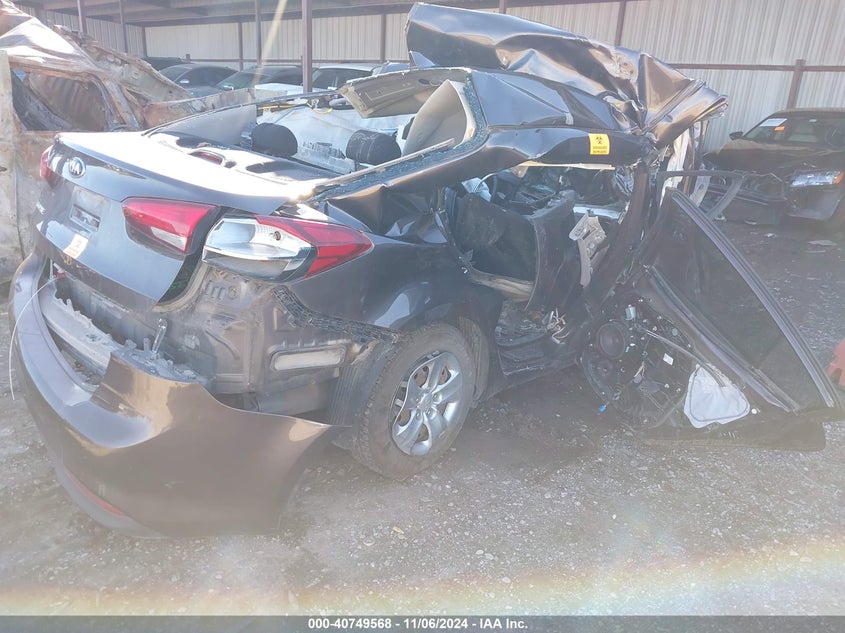2017 KIA FORTE VIN: 3KPFK4A72HE137063