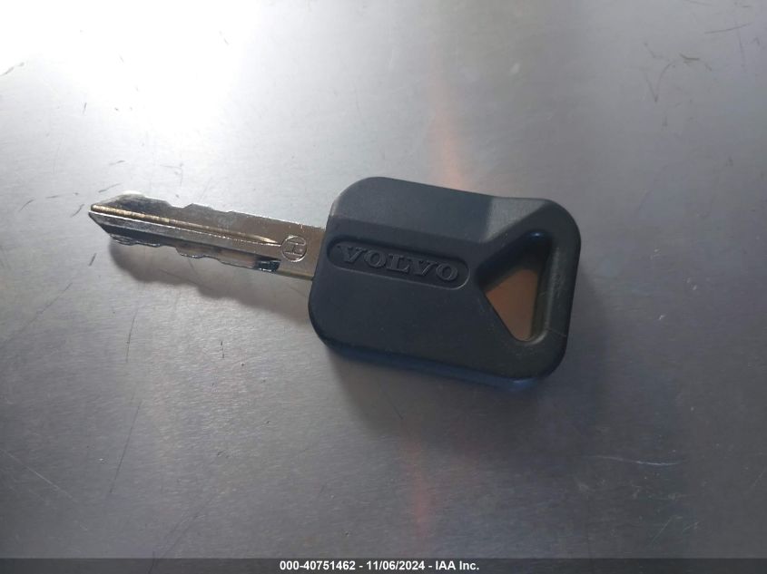 2021 Volvo VNL - 4V4NC9EH9MN263858