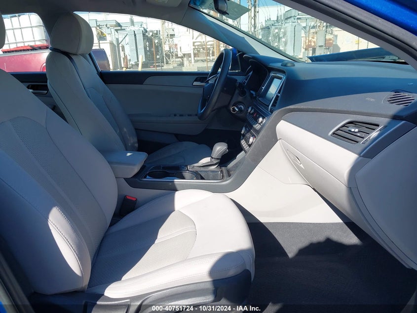 VIN 5NPE24AFXJH608512 2018 HYUNDAI SONATA SE