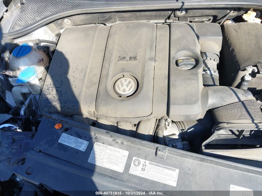 2013 VOLKSWAGEN PASSAT 2.5L SEL - 1VWCP7A39DC017293