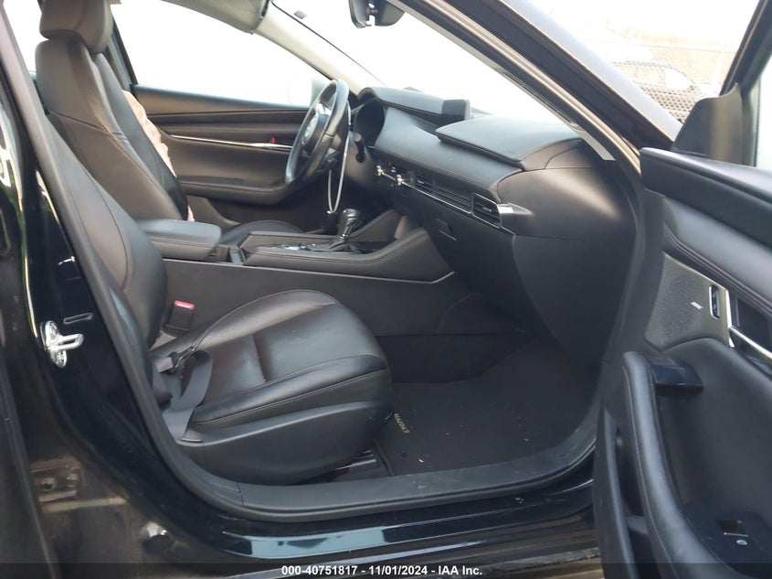 VIN 3MZBPAEMXKM105132 2019 MAZDA MAZDA3 PREMIUM PACKAGE