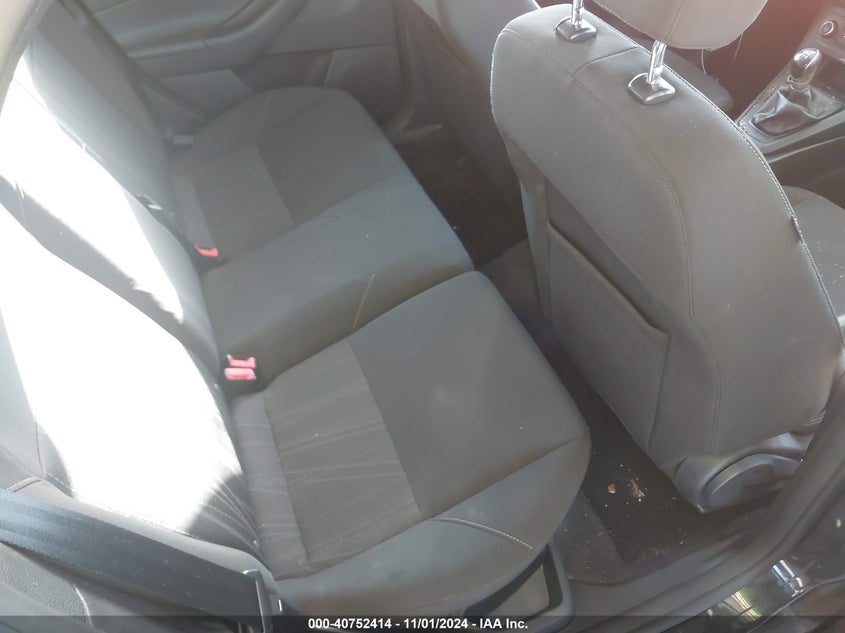 2015 FORD FOCUS SE - 1FADP3K26FL252944