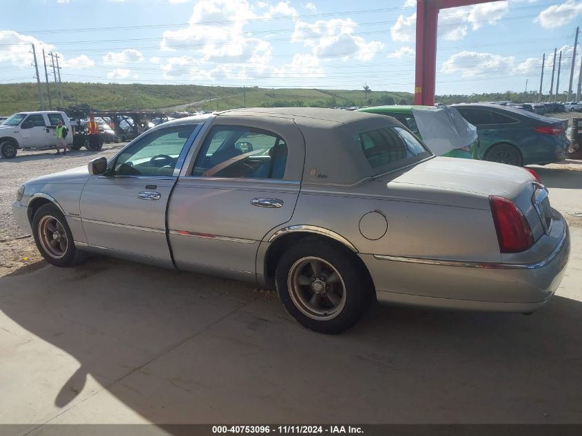 2002 Lincoln Town Car Cartier VIN: 1LNHM83W42Y662802 Lot: 40753096