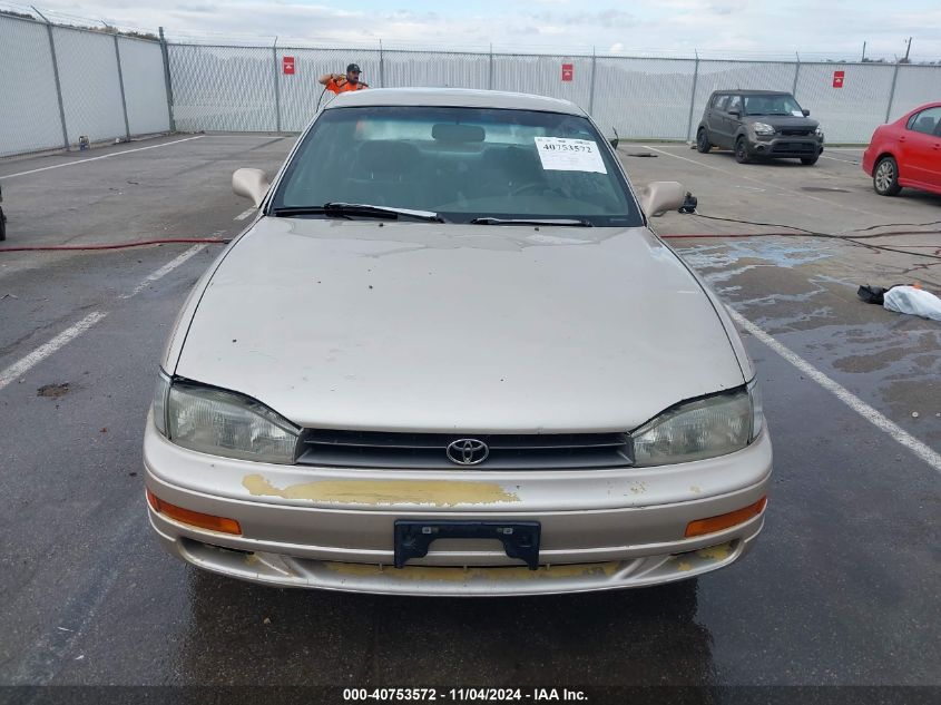 1992 Toyota Camry Le VIN: 4T1SK12E4NU094977 Lot: 40753572