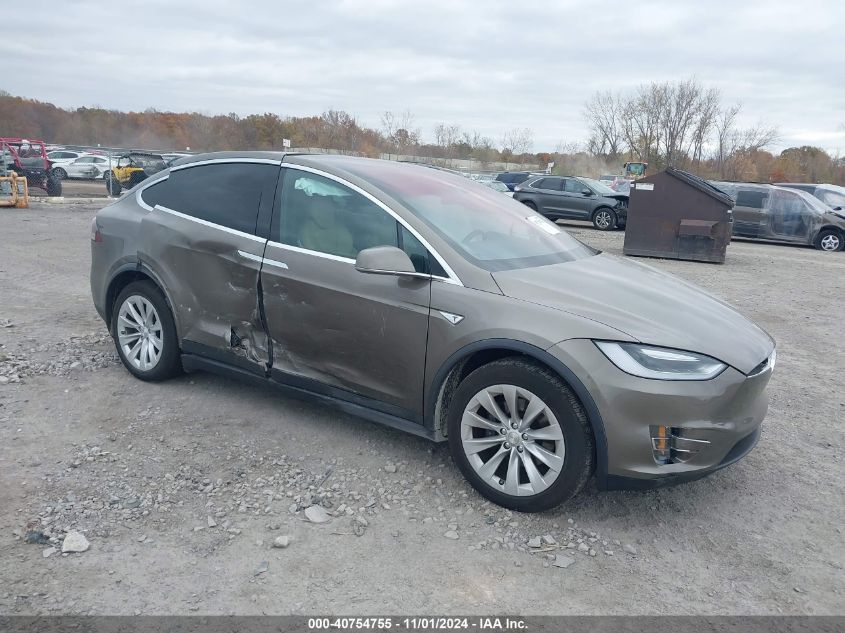 2016 Tesla Model X 60D/70D/75D/90D/P100D VIN: 5YJXCBE27GF011908 Lot: 40754755