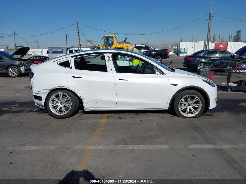 2022 Tesla Model Y Long Range Dual Motor All-Wheel Drive VIN: 7SAYGDEE6NF438978 Lot: 40754989