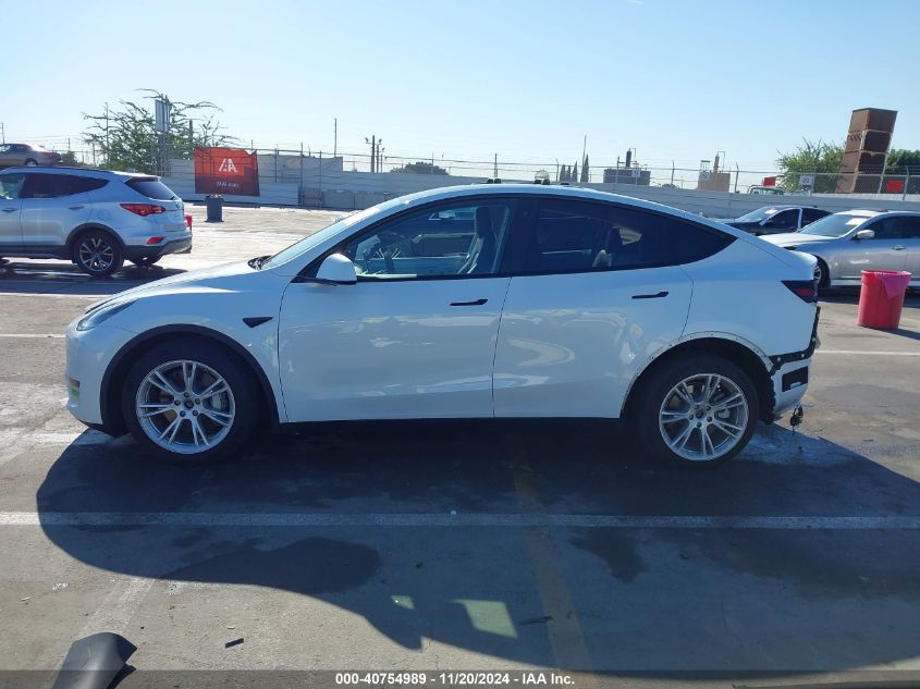 2022 Tesla Model Y Long Range Dual Motor All-Wheel Drive VIN: 7SAYGDEE6NF438978 Lot: 40754989