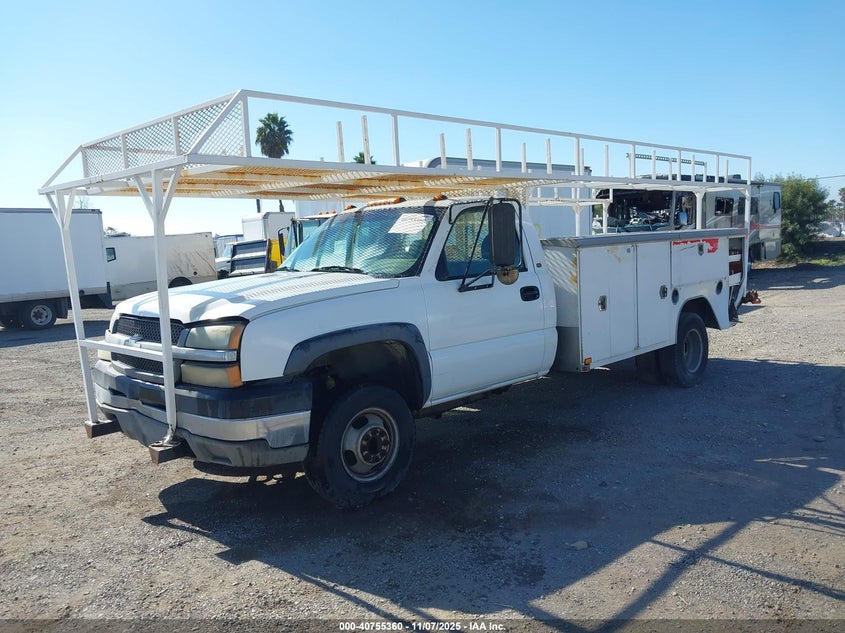 2004 Chevrolet Silverado 3500 Chassis Work Truck null truck gasoline 1GBJC34U14E215409 photo #3