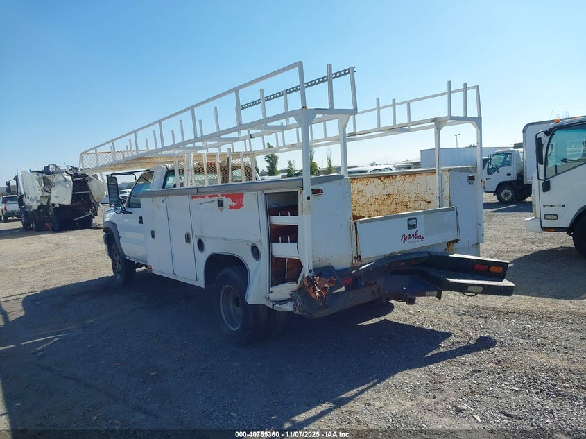 2004 Chevrolet Silverado 3500 Chassis Work Truck null truck gasoline 1GBJC34U14E215409 photo #4