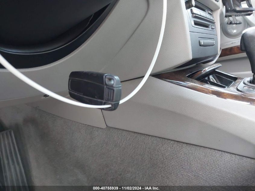 2006 BMW 330I VIN: WBAVB33516KR81040 Lot: 40755939