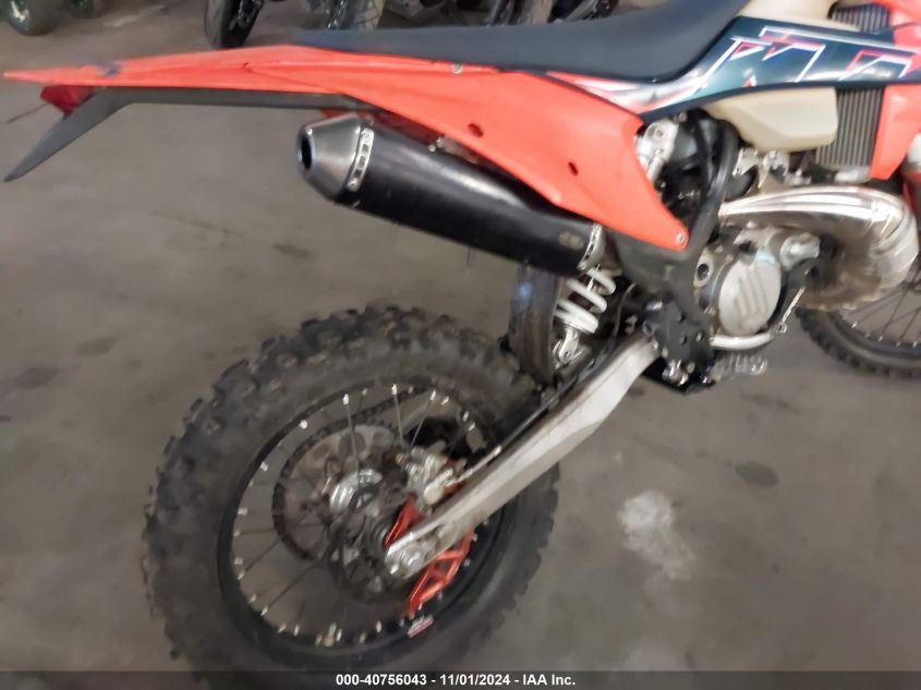 2022 Ktm 300 Xc-W Tpi VIN: VBKXWM238NM348915 Lot: 40756043