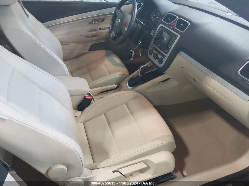 2015 VOLKSWAGEN EOS KOMFORT EDITION - WVWBW8AH8FV005744