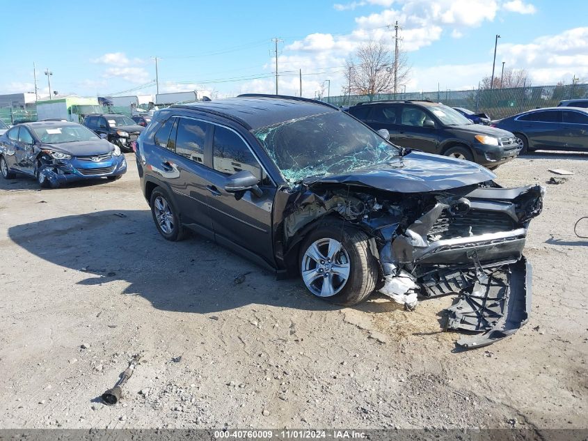 2022 Toyota RAV4, Xle