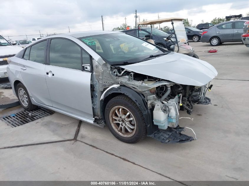 2017 Toyota Prius, Two