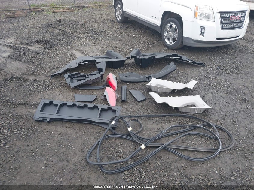 2016 TOYOTA RAV4 LIMITED - JTMDFREV7GD180931