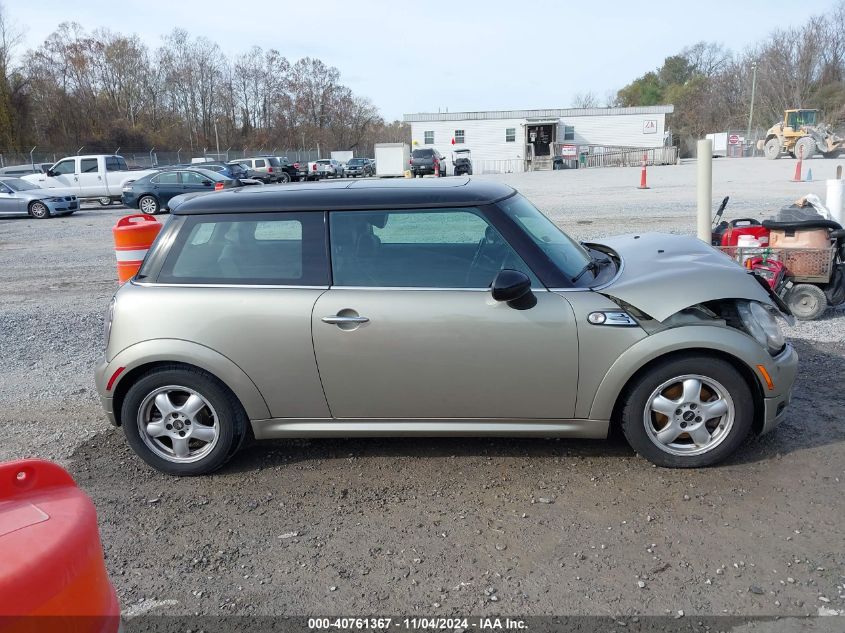 2011 Mini Cooper VIN: WMWSU3C5XBT097521 Lot: 40761367