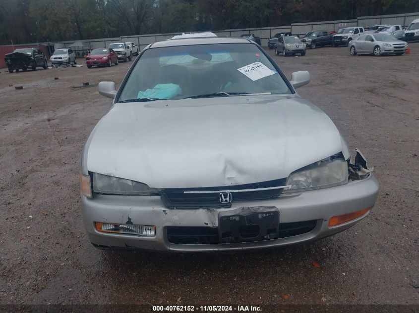 1996 Honda Accord Lx/Ex VIN: 1HGCD5635TA145373 Lot: 40762152