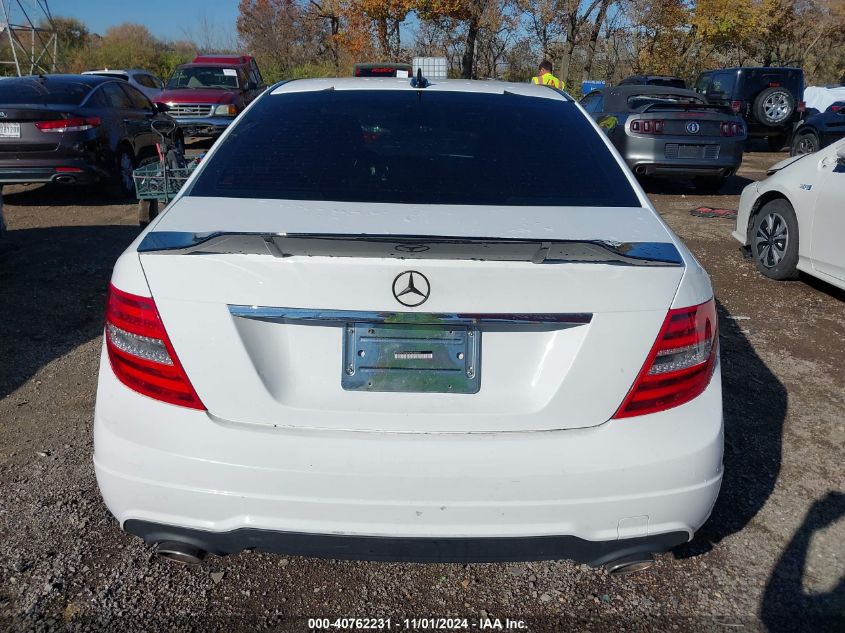 2013 Mercedes-Benz C 300 Luxury 4Matic/Sport 4Matic VIN: WDDGF8ABXDR266824 Lot: 40762231