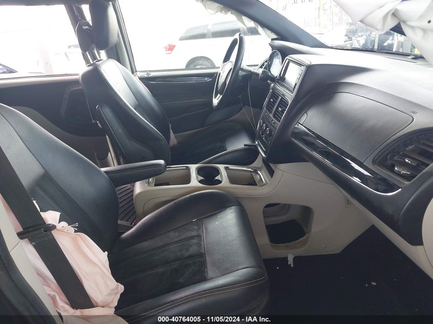 VIN 2C4RDGCG4JR326954 2018 DODGE GRAND CARAVAN SXT