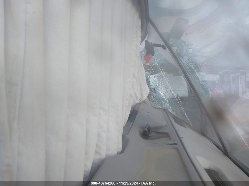 1994 Chevrolet P30 VIN: 1GBKP37N8R3302353 Lot: 40764268