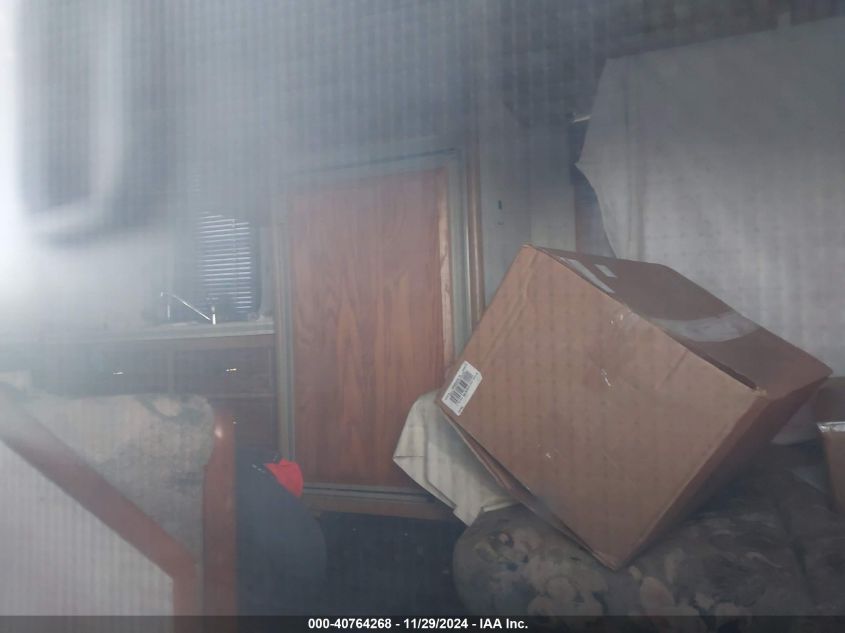 1994 Chevrolet P30 VIN: 1GBKP37N8R3302353 Lot: 40764268