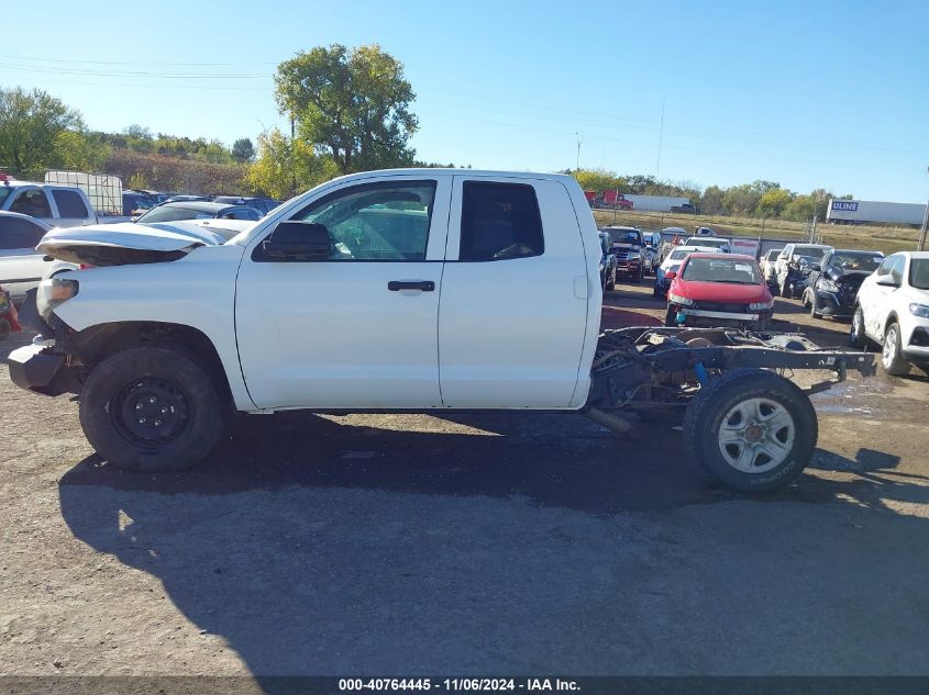 2019 Toyota Tundra Sr 5.7L V8 VIN: 5TFUY5F1XKX837212 Lot: 40764445