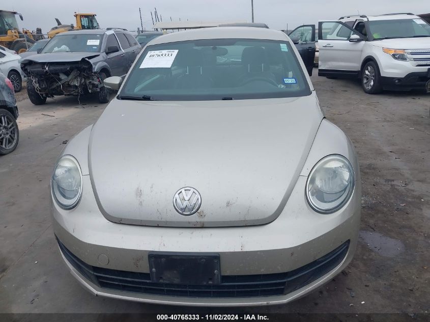 2012 Volkswagen Beetle 2.5L VIN: 3VWJX7ATXCM646954 Lot: 40765333