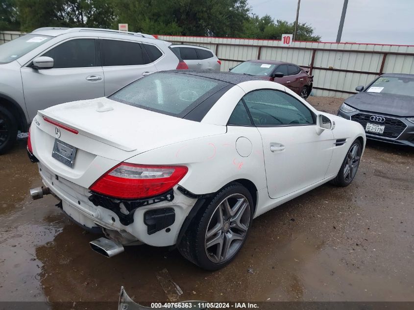 VIN WDDPK4HAXFF099208 2015 Mercedes-Benz SLK-Class,... no.4