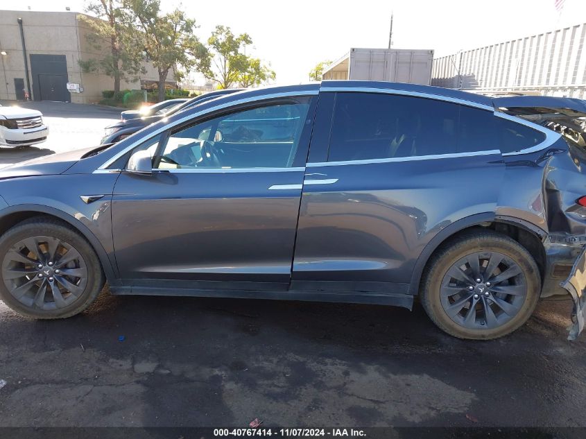 2018 Tesla Model X 100D/75D/P100D VIN: 5YJXCAE27JF138143 Lot: 40767414