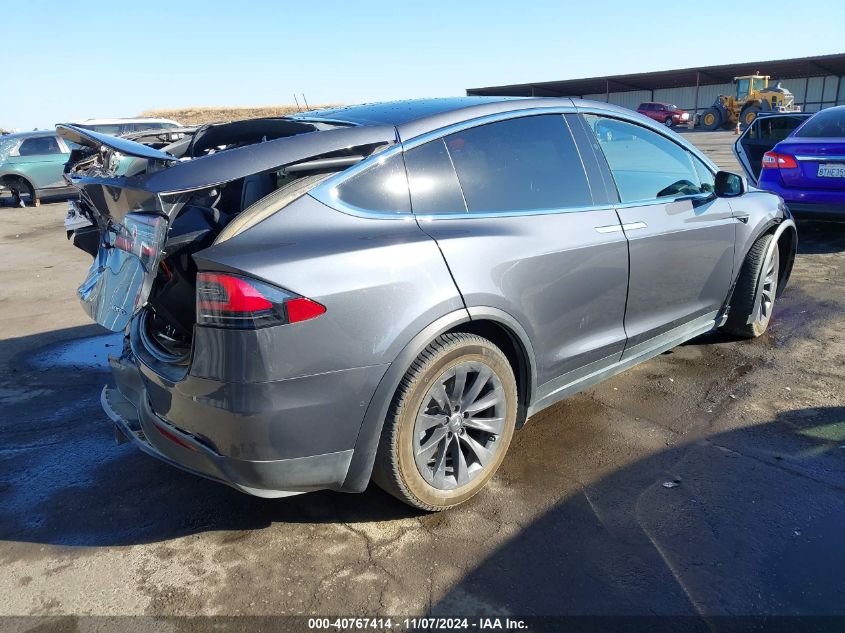 VIN 5YJXCAE27JF138143 2018 Tesla Model X, 100D/75D/... no.4