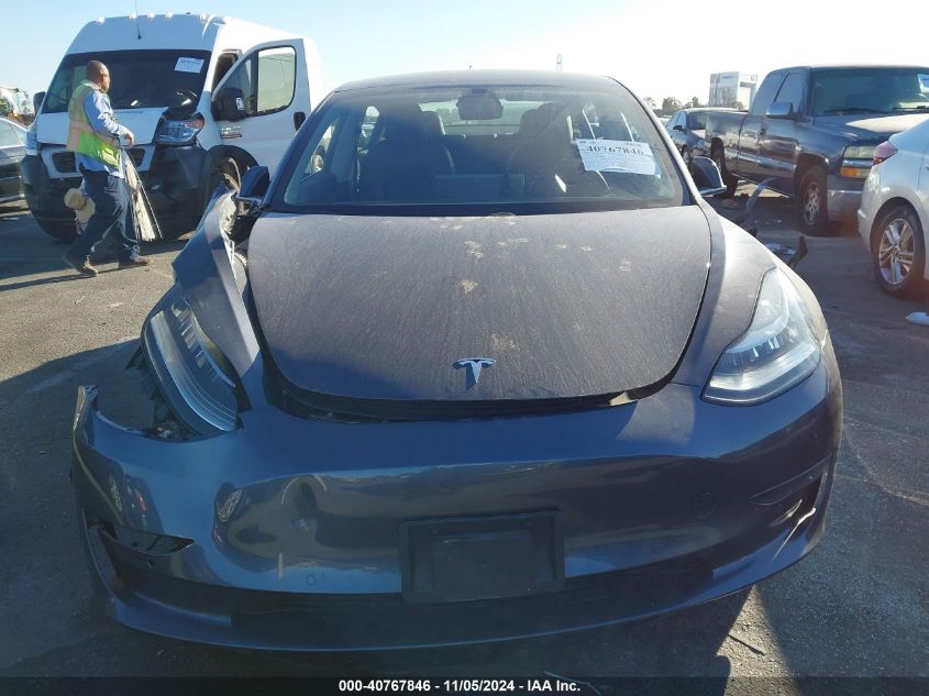 2018 Tesla Model 3 Long Range/Mid Range VIN: 5YJ3E1EAXJF044208 Lot: 40767846