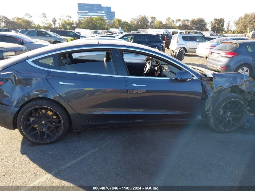 2018 Tesla Model 3 Long Range/Mid Range VIN: 5YJ3E1EAXJF044208 Lot: 40767846