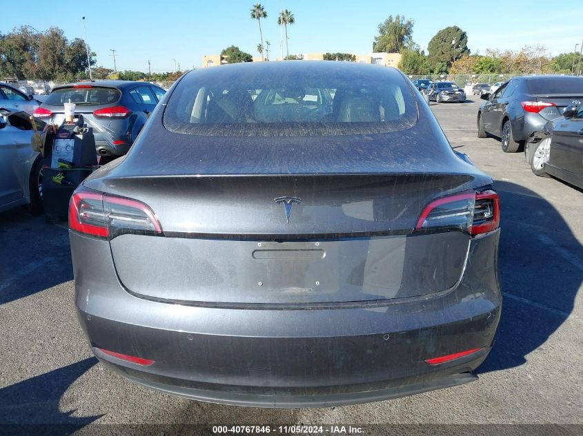 2018 Tesla Model 3 Long Range/Mid Range VIN: 5YJ3E1EAXJF044208 Lot: 40767846