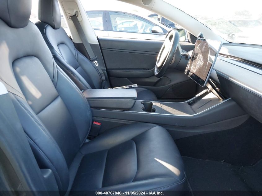 VIN 5YJ3E1EAXJF044208 2018 Tesla Model 3, Long Rang... no.5