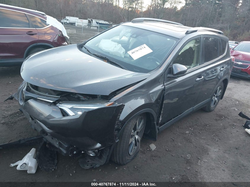2018 TOYOTA RAV4 ADVENTURE/XLE VIN: JTMRFREV5JJ244723