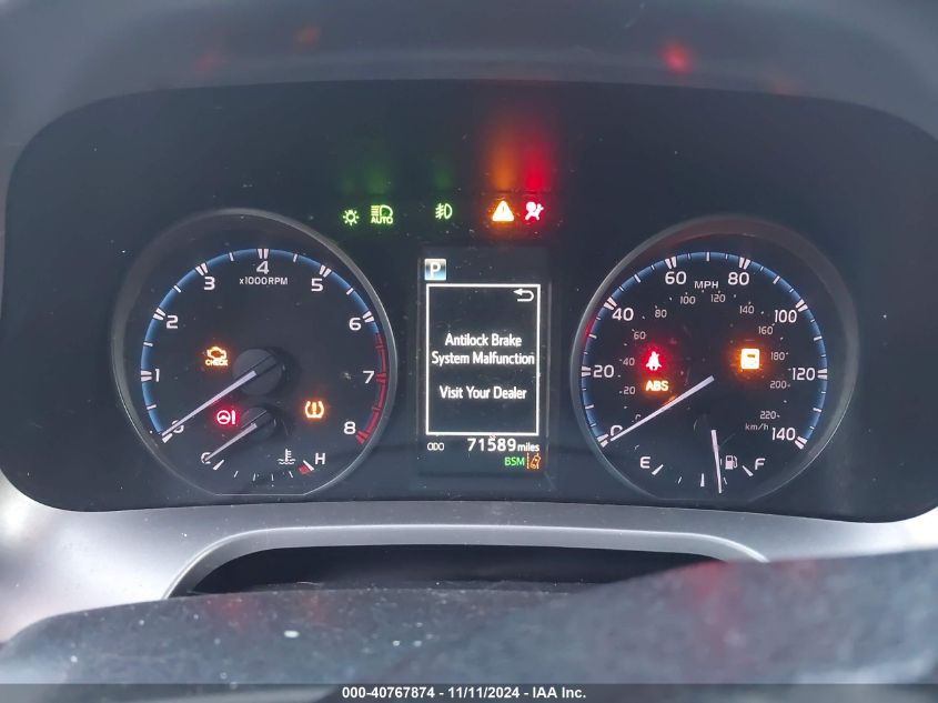 2018 TOYOTA RAV4 ADVENTURE/XLE VIN: JTMRFREV5JJ244723