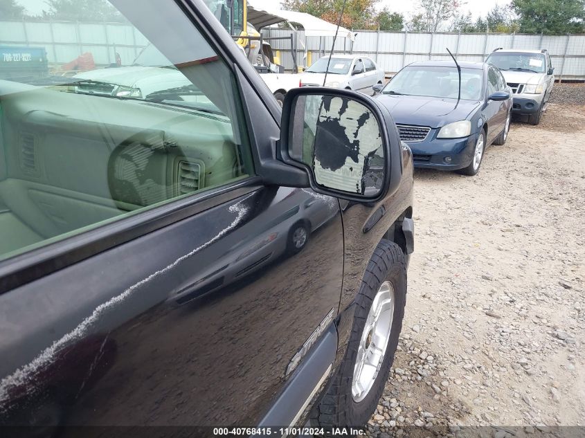 2002 Chevrolet Tahoe Lt VIN: 1GNEC13Z72J328176 Lot: 40768415