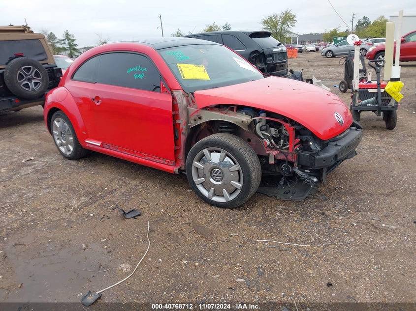 2013 VOLKSWAGEN BEETLE 2.5L - 3VWJX7AT8DM665181