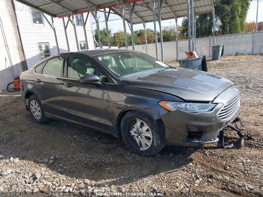 2019 Ford Fusion S VIN: 3FA6P0G73KR158883 Lot: 40768995