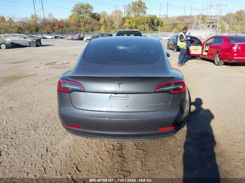 2018 Tesla Model 3 Long Range/Performance VIN: 5YJ3E1EB2JF072982 Lot: 40769157