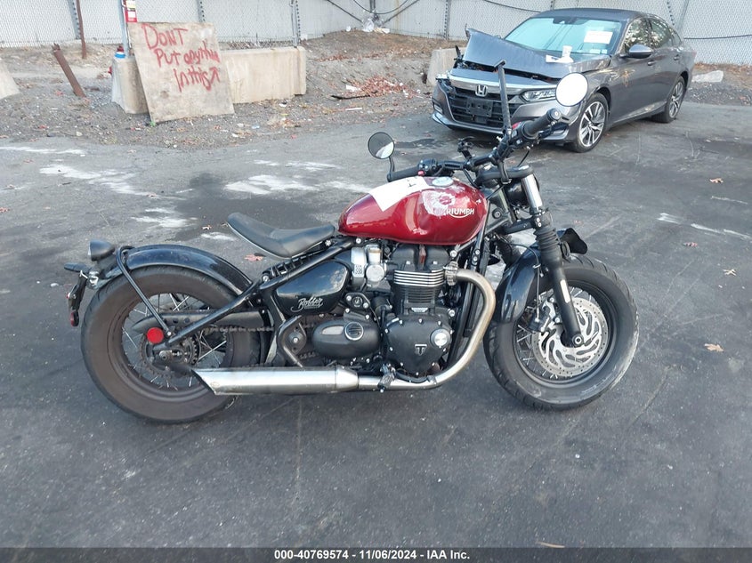 2022 TRIUMPH MOTORCYCLE BONNEVILLE BOBBER - SMTD53HL9NTBB4815