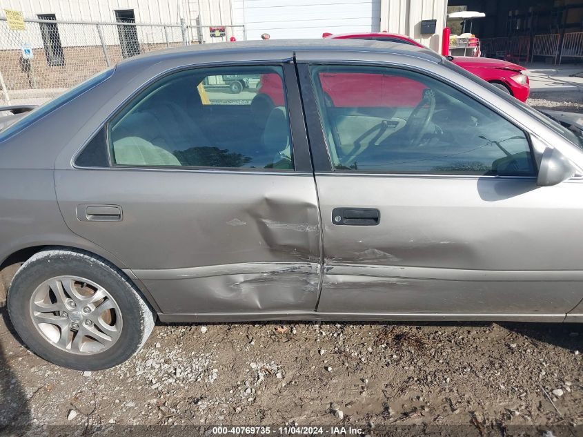 2001 Toyota Camry Le VIN: 4T1BG22K51U068380 Lot: 40769735