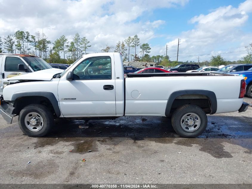 2004 Chevrolet Silverado Work Truck VIN: 1GCHC24U24E370118 Lot: 40770358