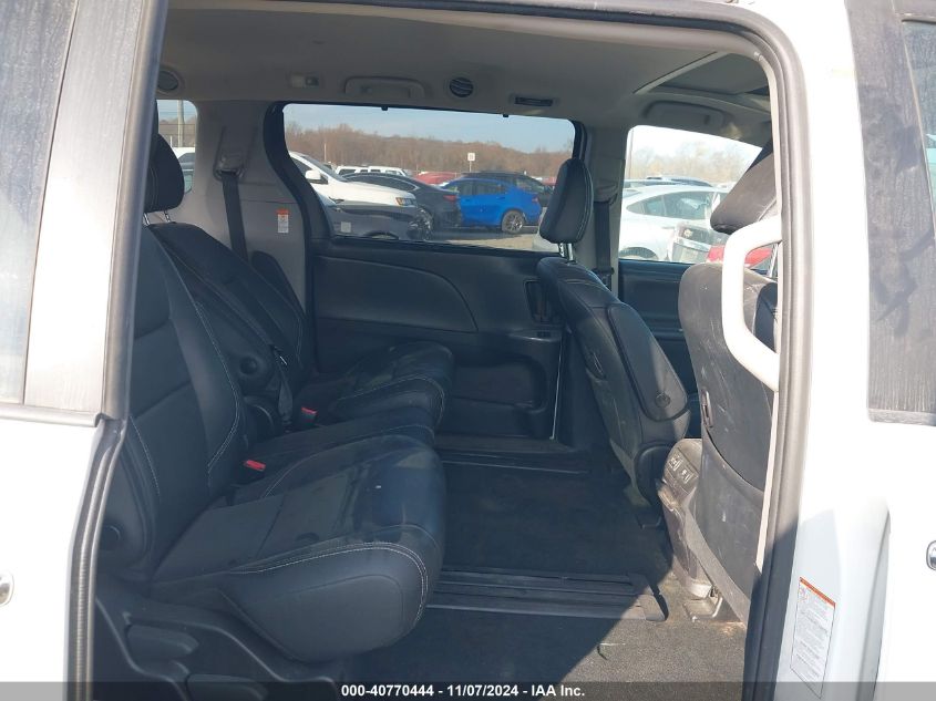 VIN 5TDXZ3DC5JS939508 2018 TOYOTA SIENNA SE 8 PASSENGER