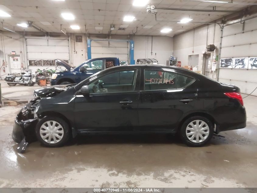 2015 Nissan Versa 1.6 S VIN: 3N1CN7AP0FL824761 Lot: 40770945