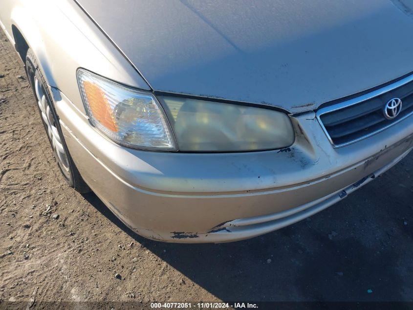 2001 Toyota Camry Le VIN: JT2BG22KX10537676 Lot: 40772051