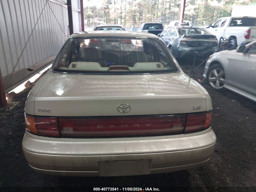 1993 Toyota Camry Le VIN: 4T1SK12E3PU219664 Lot: 40773541