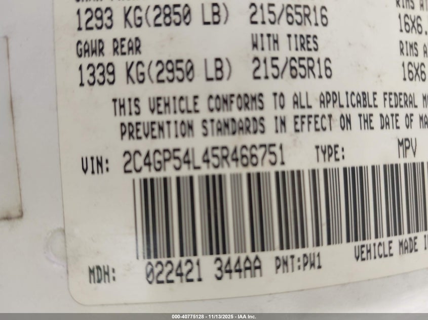 2005 Chrysler Town & Country Touring VIN: 2C4GP54L45R466751 Lot: 40775128