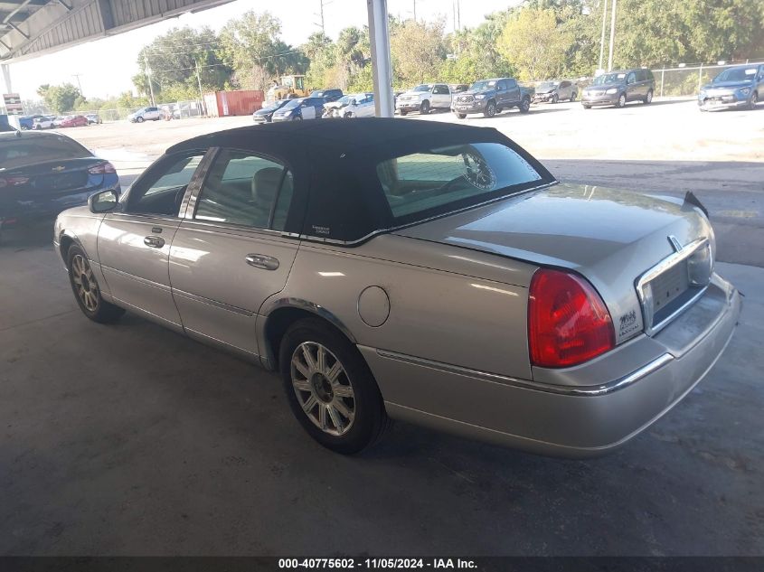 2008 Lincoln Town Car Signature Limited VIN: 2LNHM82W08X660748 Lot: 40775602