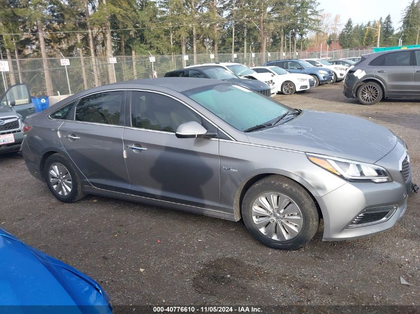 2017 Hyundai Sonata Hybrid Se VIN: KMHE24L39HA071051 Lot: 40776610